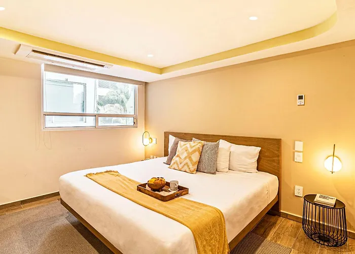 Kukun Grand Chapultepec Apartahotel 4*